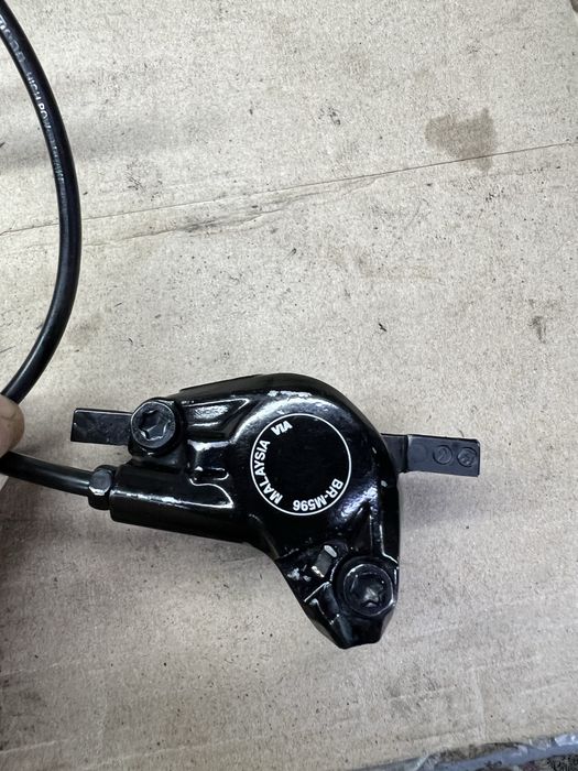 Вело гальма гидровлический  дисковый  передний тормоз Shimano Deore