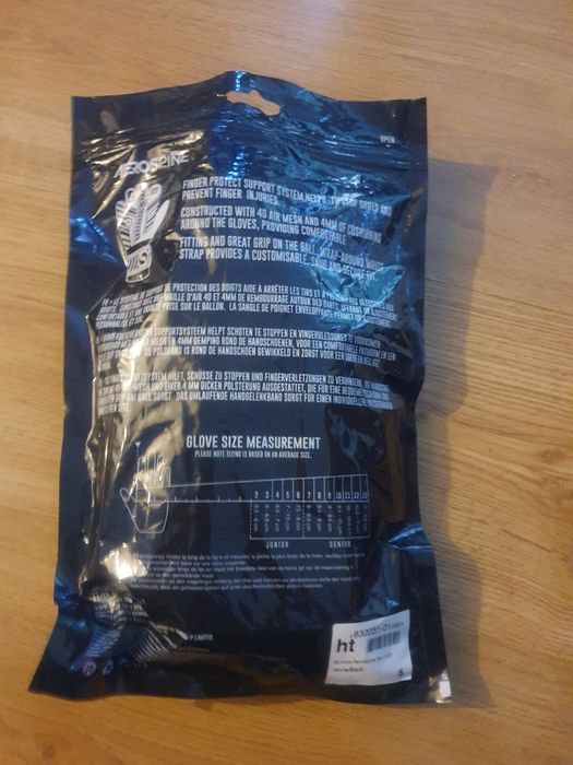 Rękawice bramkarskie Sondico AeroSpine rozmiar.5 dla chłopca