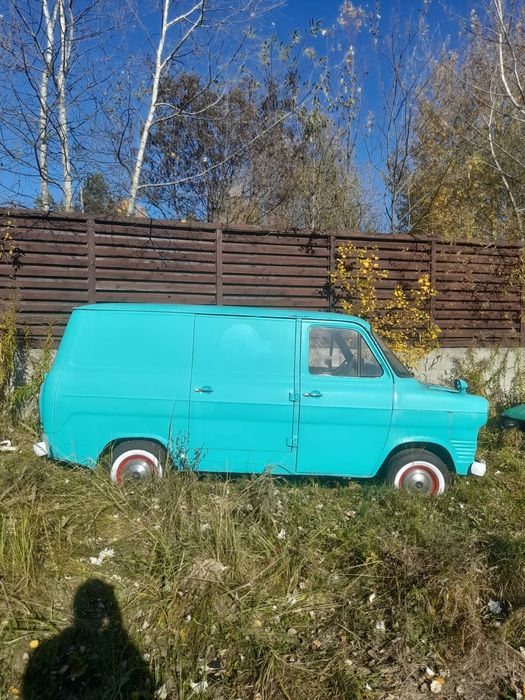 Ретро Ford transit mk1 1959 року випуску