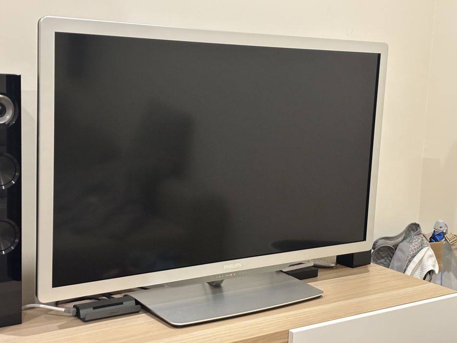 Televisao Philips ambilight 42”