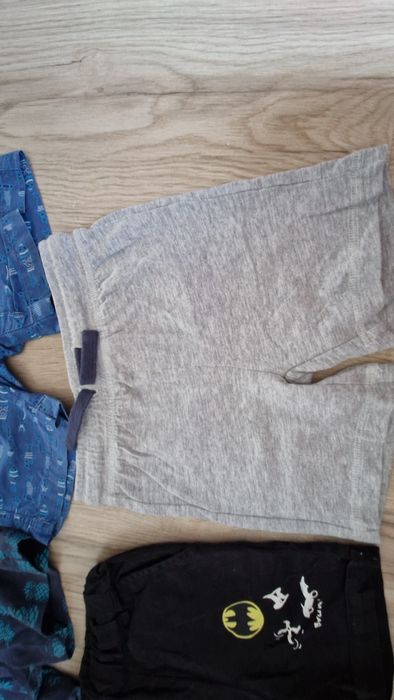 Krótkie spodenki szorty r.86 Cool Club Smyk