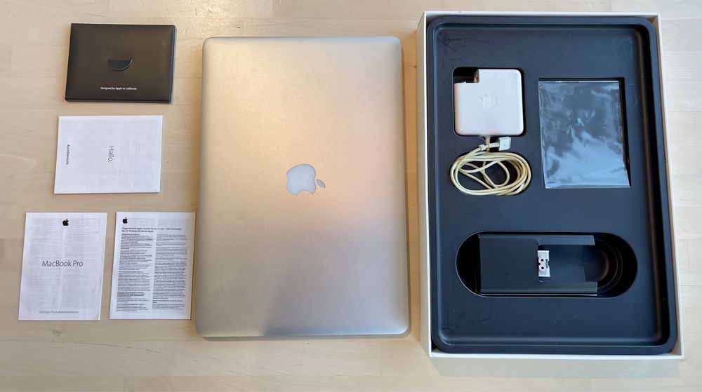 2015 Apple Macbook Pro 15 Retina A1398 i7 2.5GHz SSD 512GB AMD Radeon9