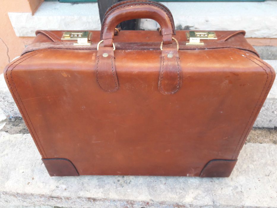 Mala de cabedal decoração