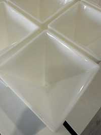 Molde de silicone 15 cm em piramide para artesanato em epoxy, velas...
