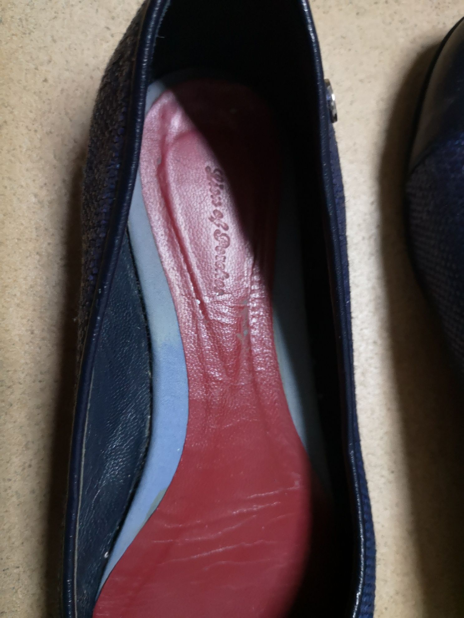 Sapatos da marca "Tommy Hilfiger", tamanho 37.