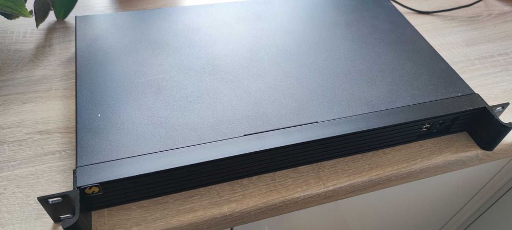 Serwer mini-ITX 1U, Intel G860 3GHz, 4GB Ram, 512 GB SSD