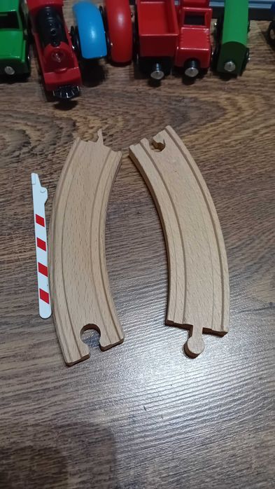 Drewniana kolejka na baterie