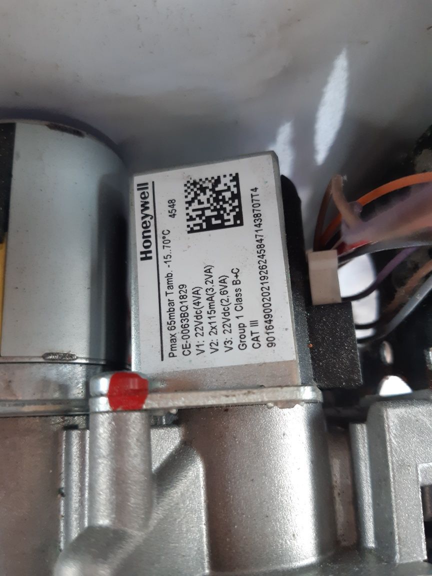 Elektrowzawor Honeywell Semia F21  C24