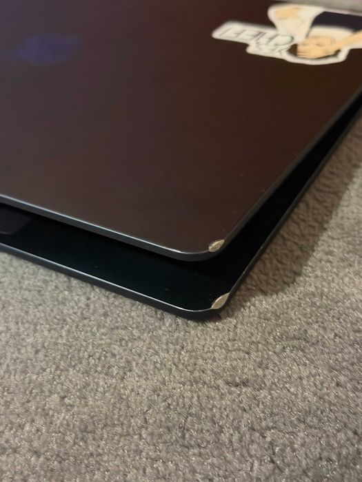 MacBook Air M2 13,6, 16 GB RAM, 512 GB ssd, 8-core CPU, 10-core GPU