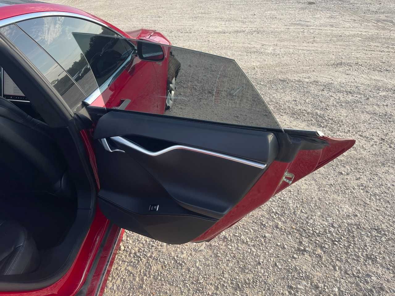 Салон Tesla S Тесла С рестайл, Tesla S Plaid