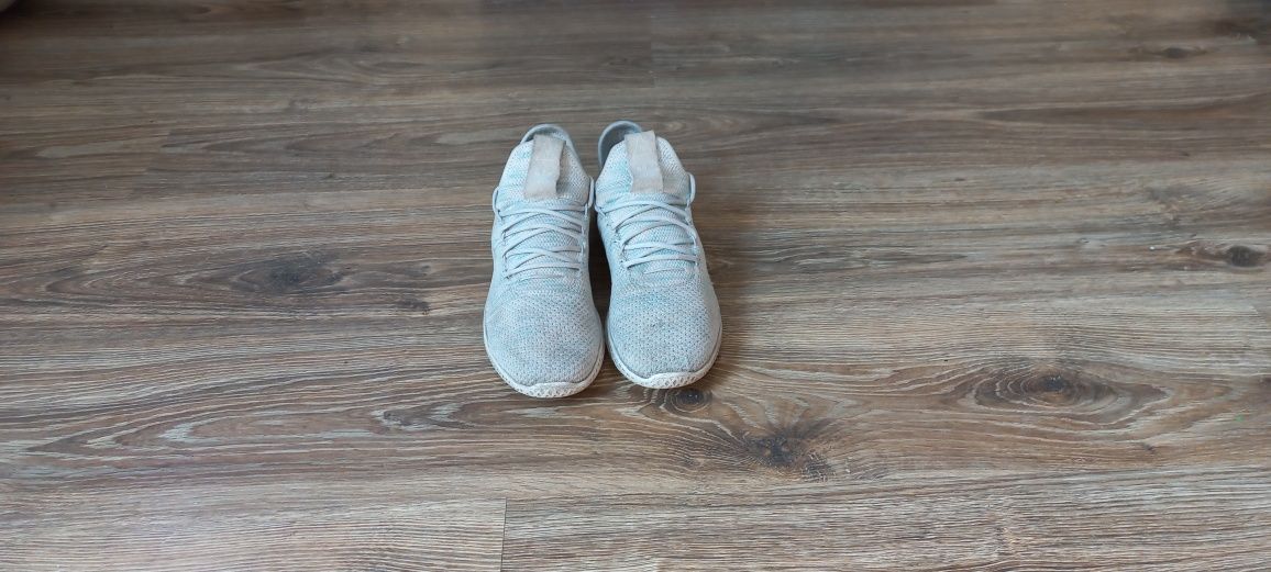 Adidas Pharrell Williams 41 1/3