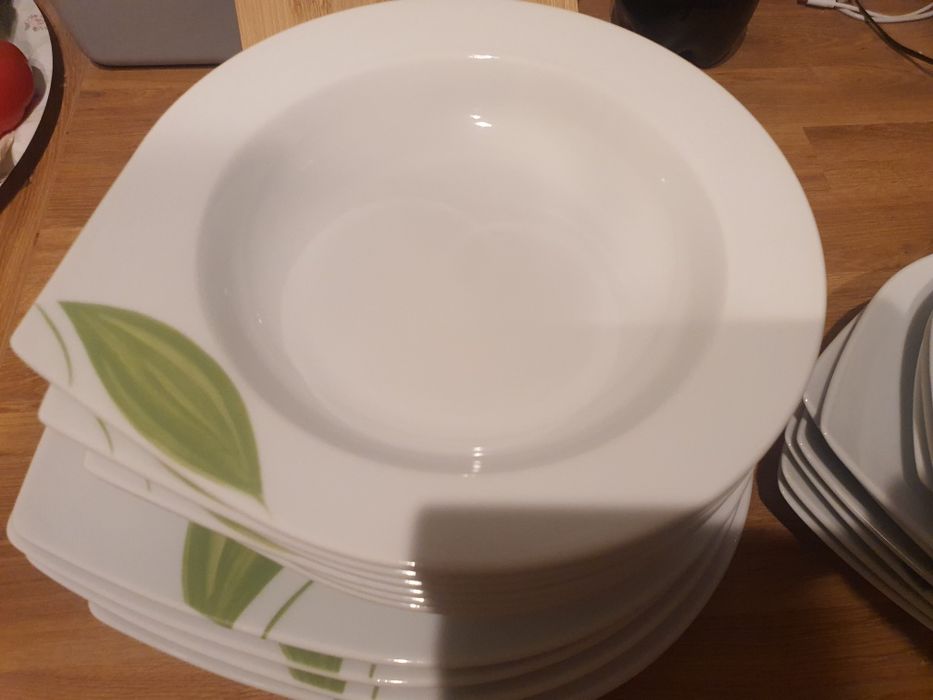 Zestaw obiadowy Chodzież kropla 18 sztuk zielony listek