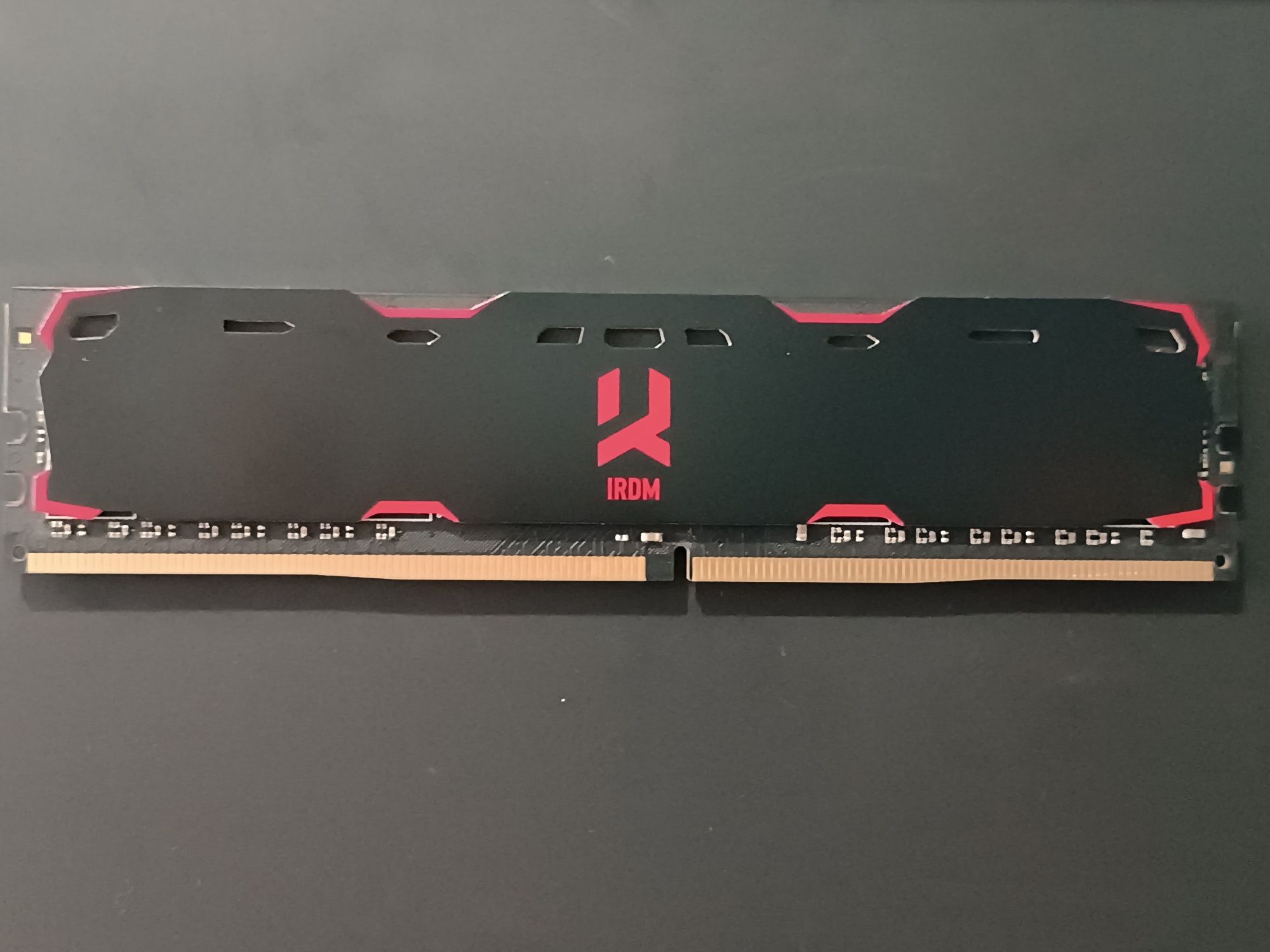 ОЗП DDR4 8GB IRDM, PC4-19200