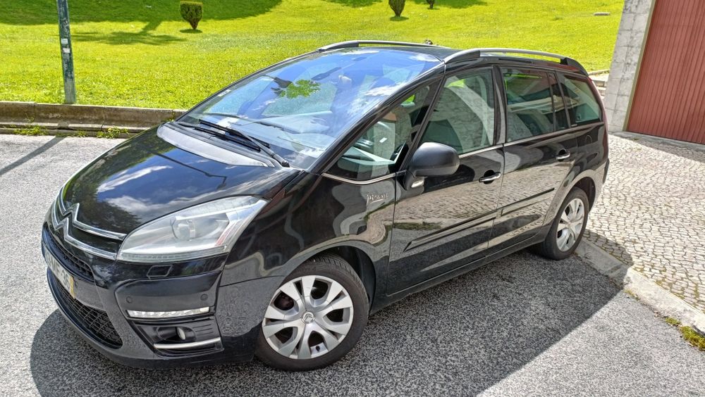 Citroen C4 Grande Picasso 7l automática recebo retoma para facilitar.