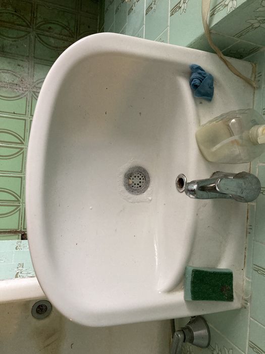 Umywalka z baterią