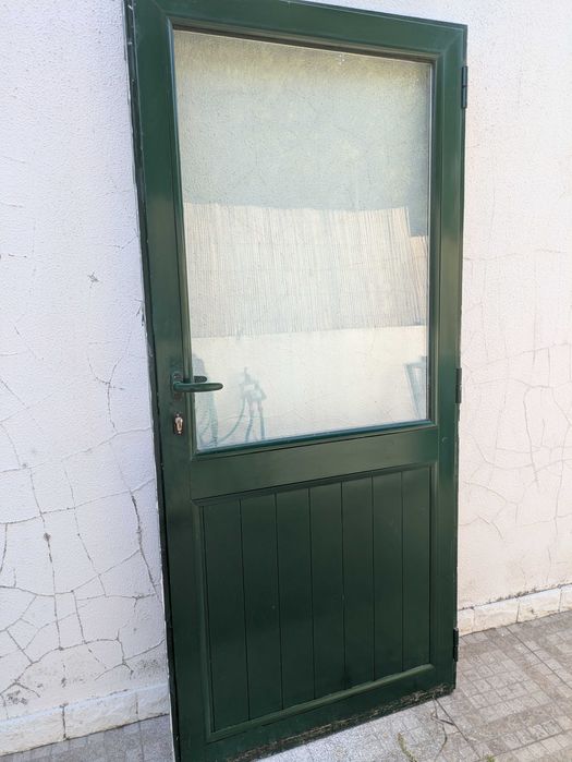 Porta em aluminio com aro