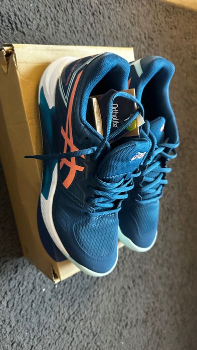 Asics кросовки  оригинал