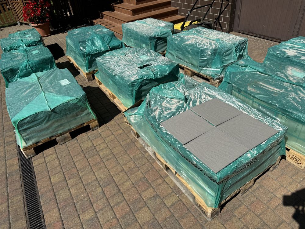 Gres 30x30 gatunek 1 - 79,20m2 TYLKO CALOSC