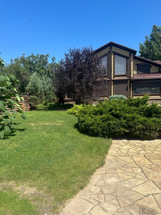 Дім на шість спален подобово