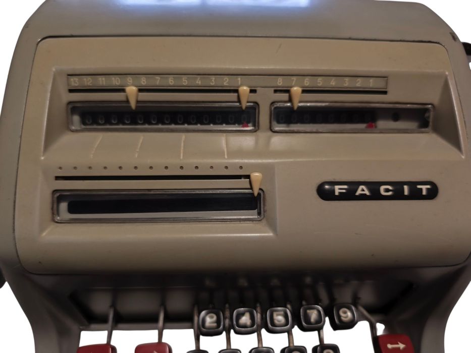 Máquina de somar antiga FACIT
