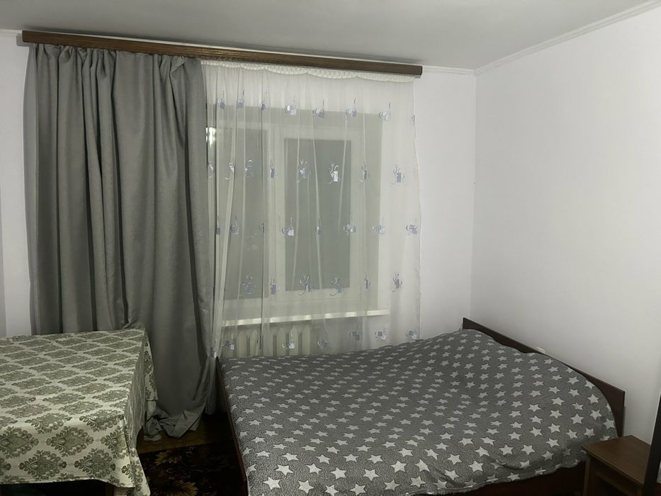 Продам однокімнатну квартиру в центрі.