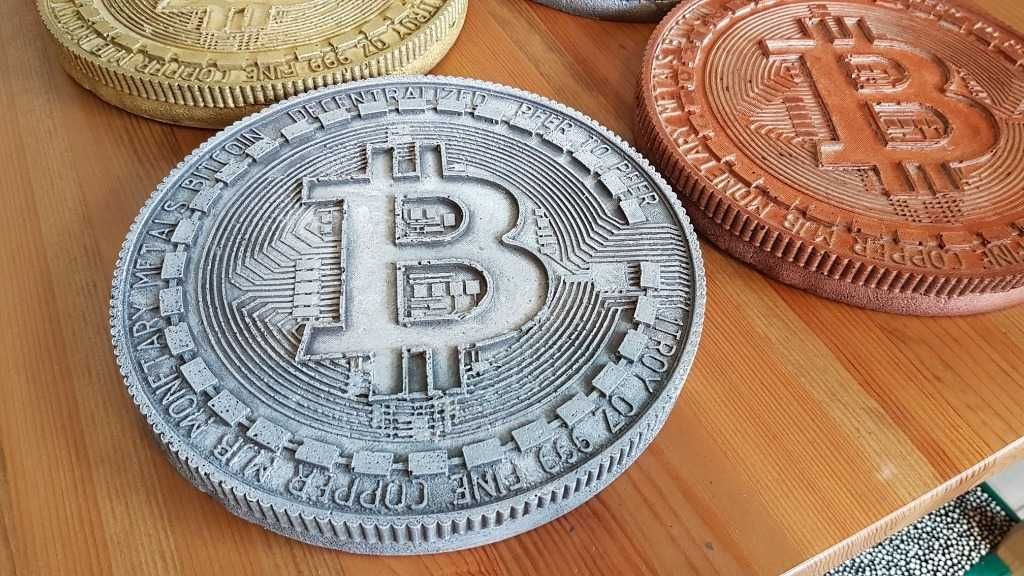 Duża moneta Bitcoin z kamienia, 22 cm
