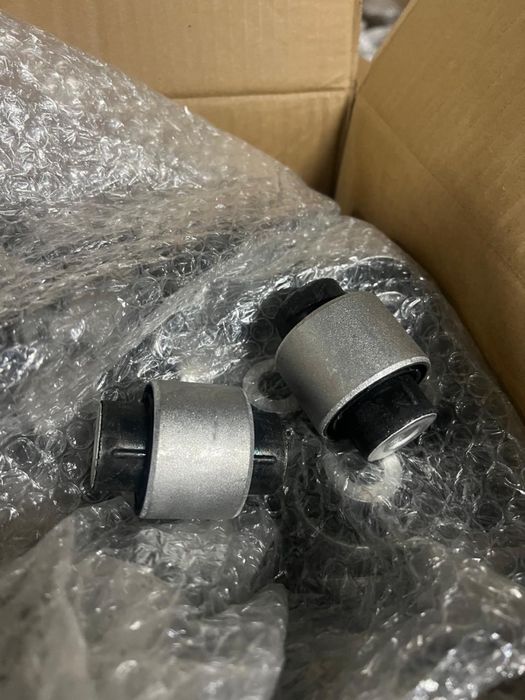 Продам сайлентблок рычага на TESLA MODEL Y