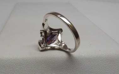 Srebrny pierścionek fioletowy kamień i cyrkonie R.11