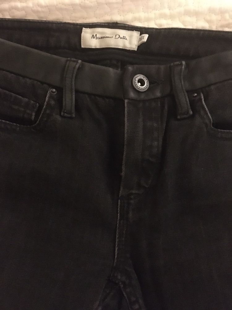 Calça massimoDutti com pormenores em pele