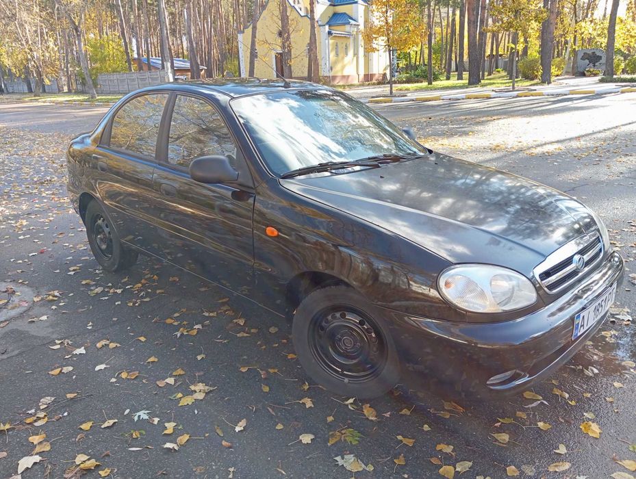 Продаю Ланос 2011