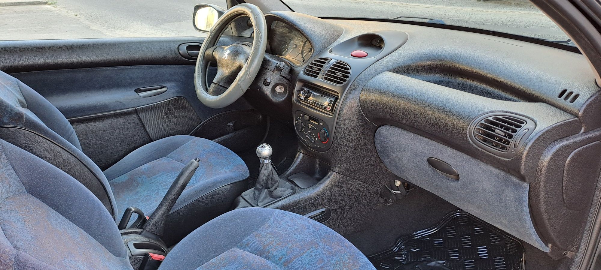 Peugeot 206 189,000 kms 2000