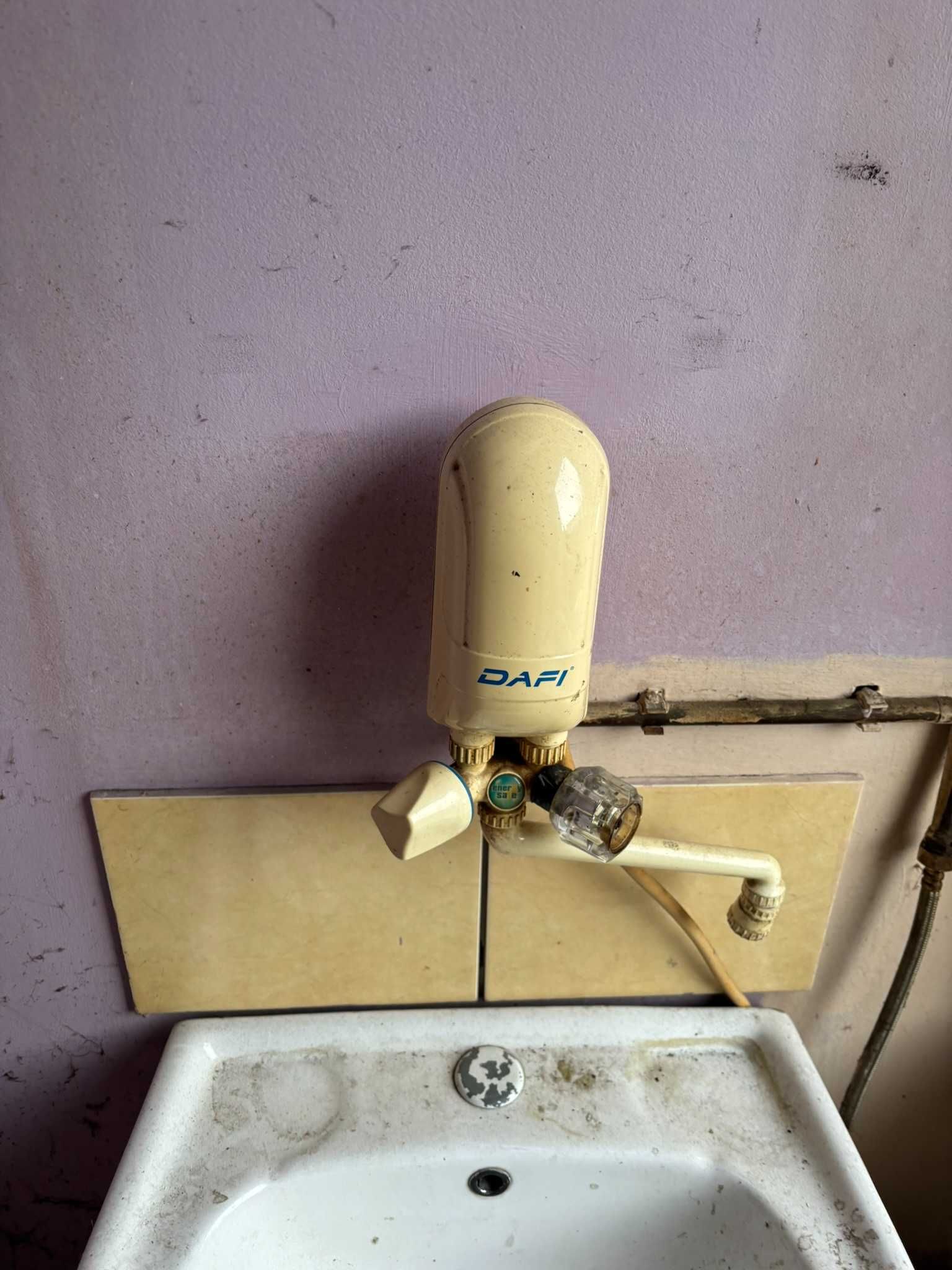 > elektryczny podgrzewacz ogrzewacz przepływowy wody z baterią
