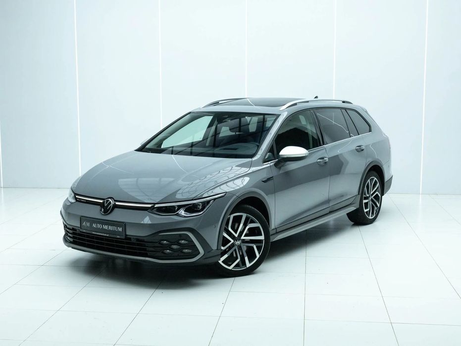 Volkswagen Golf Panorama, IQ Light, Harman/Kardon, DCC, Side Assist, FV23%
