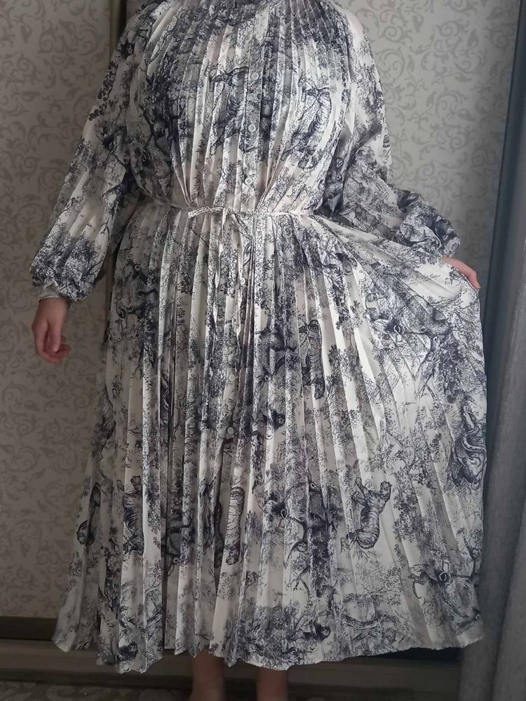 Плаття під Dior нове