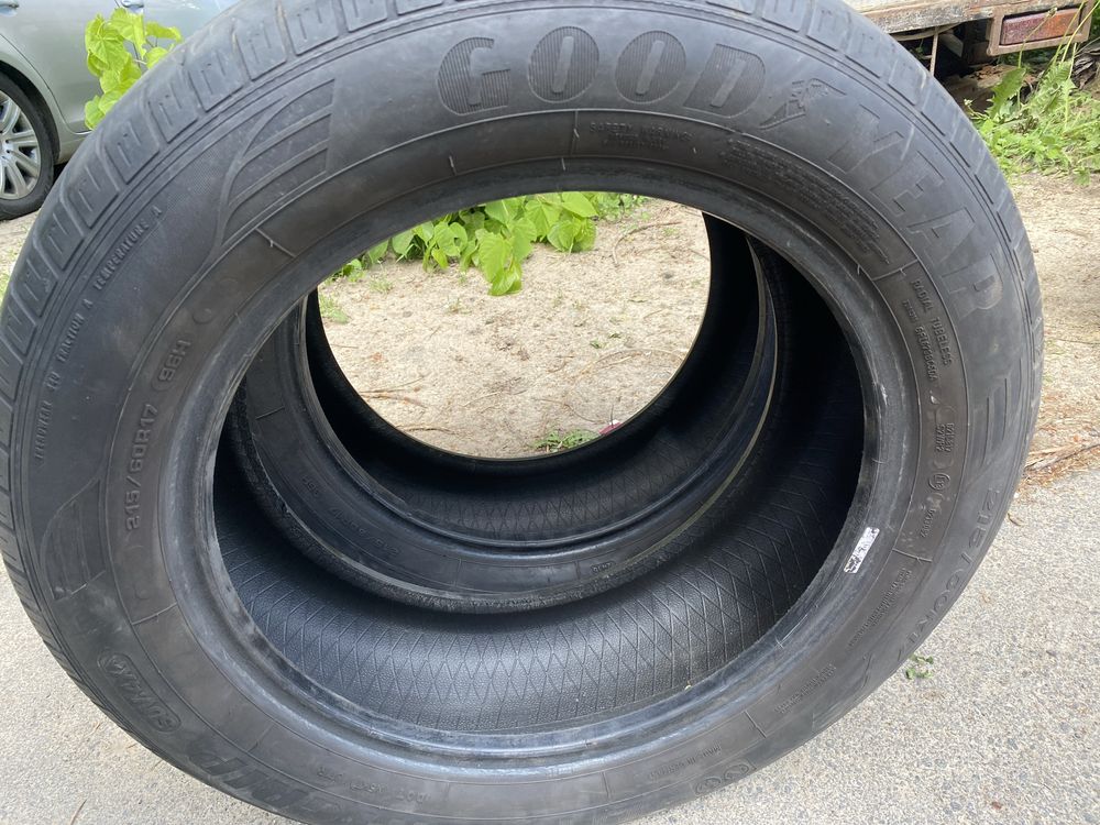 215/60 r17 goodyear