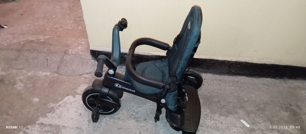 KINDERKRAFT rowerek trójkołowy obrotowy EASYTWIST pchacz akcesoria