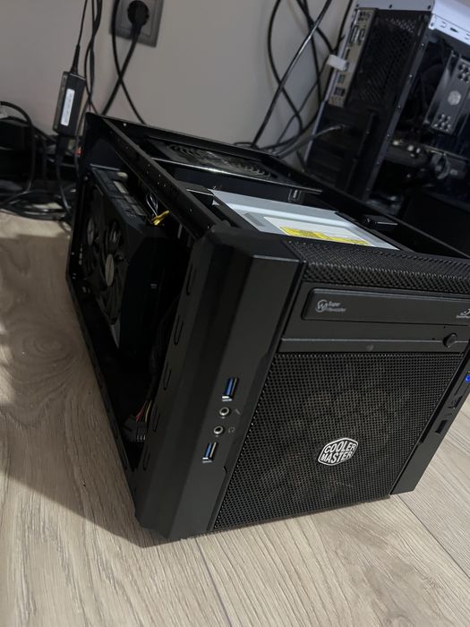 PC Compacto Gaming/Media Center – RTX 3060, i7 8700k, 16GB RAM