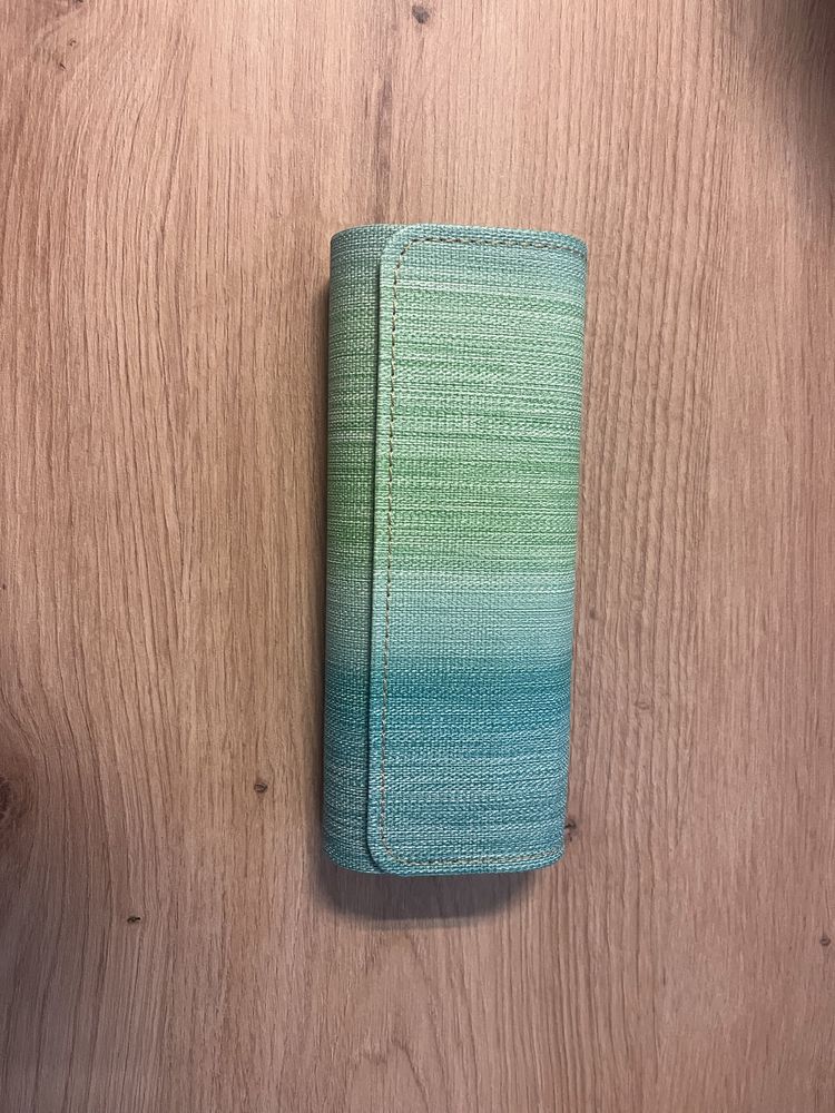 Etui na okulary w kolrze zielonym