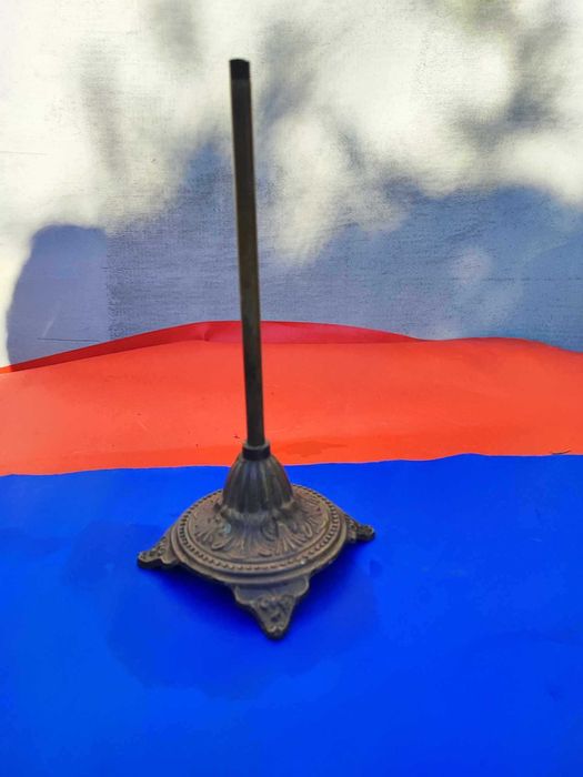 Stara mosiężna podstawa do lampka