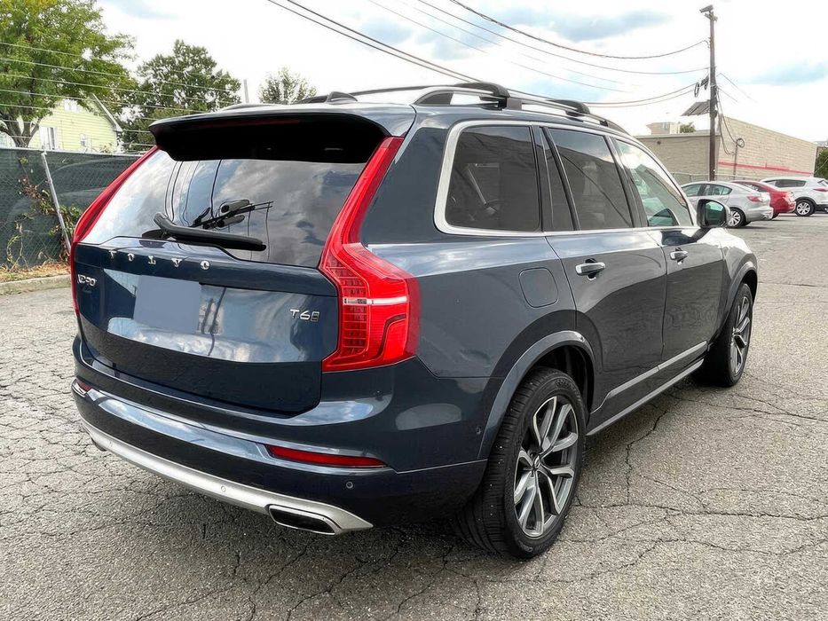 Volvo XC90      2019