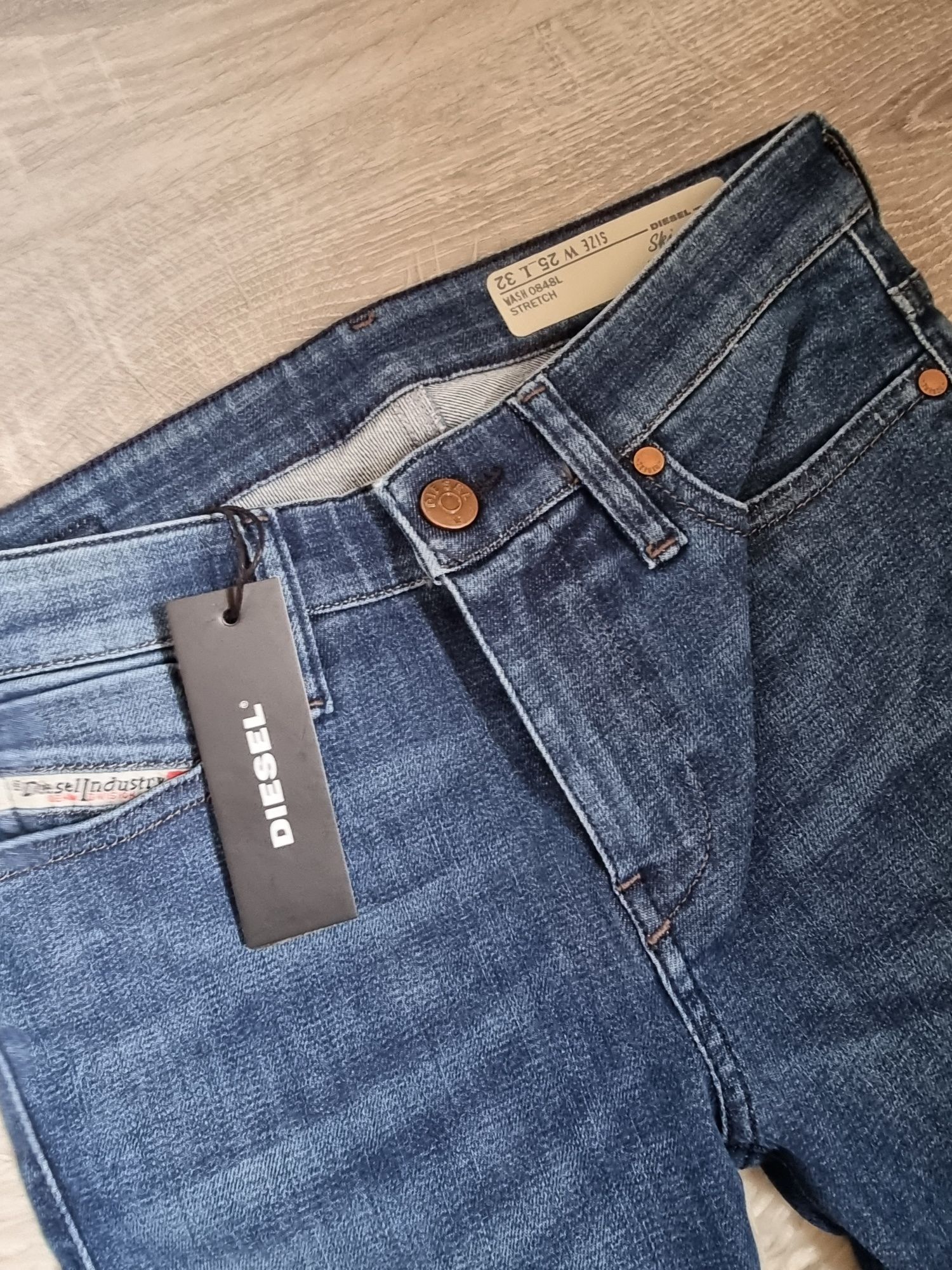 Spodnie jeansy Diesel W25 L32 nowe