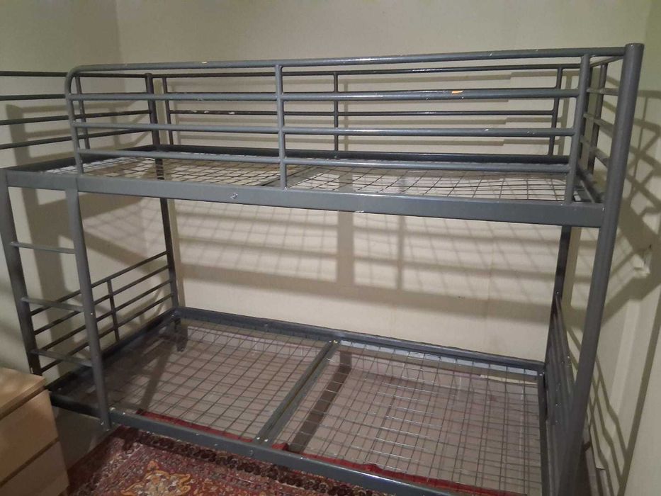 Sprzedam łóżko piętrowe