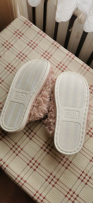 Kapcie kozy pluszowe r. 40 - 41 damskie nowe