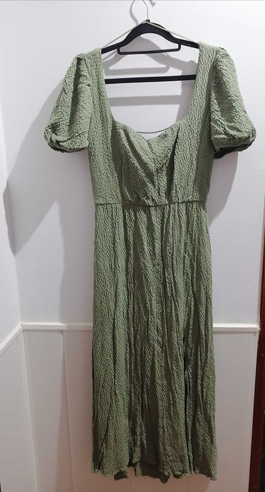 Vestido de Senhora   Marca Stradivarius