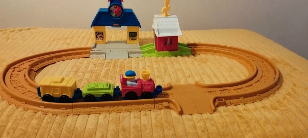 Kolejka Fisher Price pociąg Little people