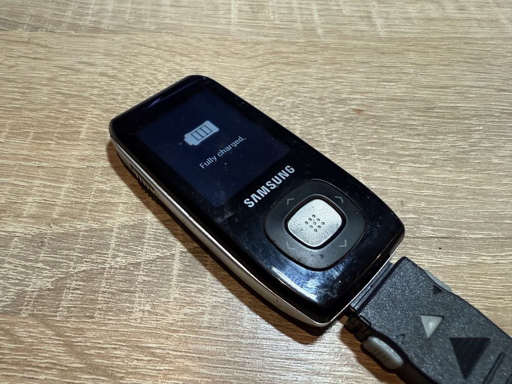 Odtwarzacz mp3 / mp4 1Gb Samsung yp t9j