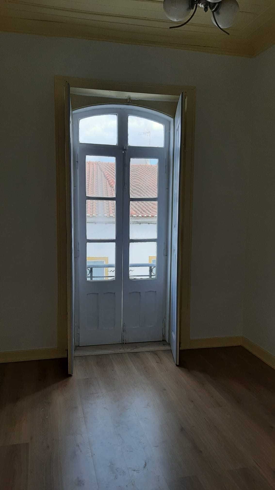Moradia T7 com jardim e garagem