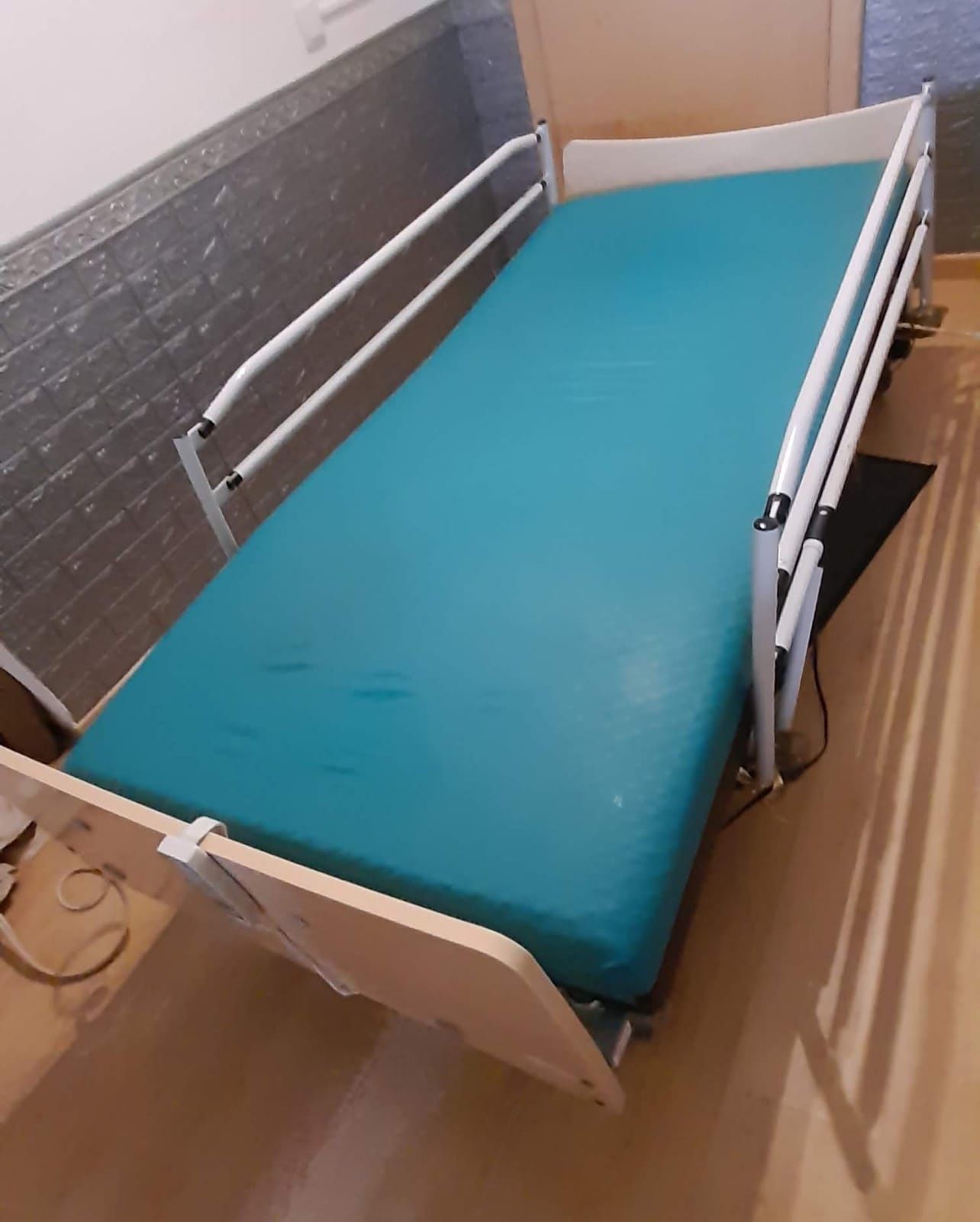 Cama articulada + colchão ortopédico + colchão ati-escara