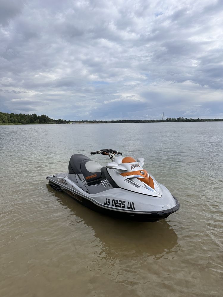 BRP RXT 255 3-x местний