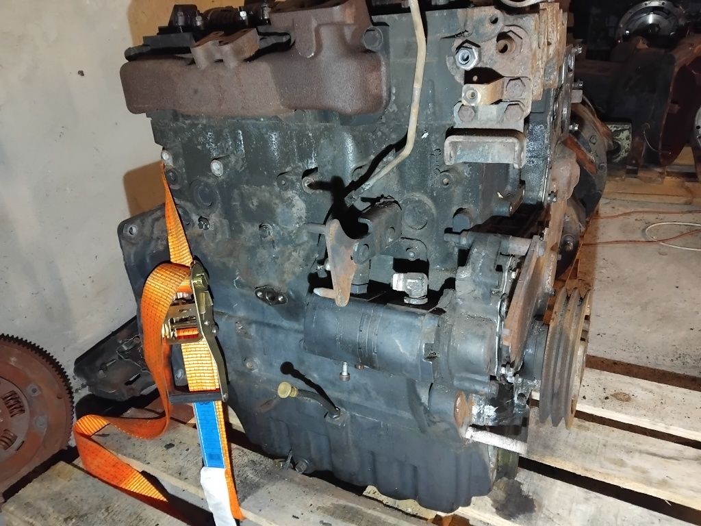 Silnik perkins 4 turbo mccormick case 3711h20a/1 Cat jcb bobcat manito